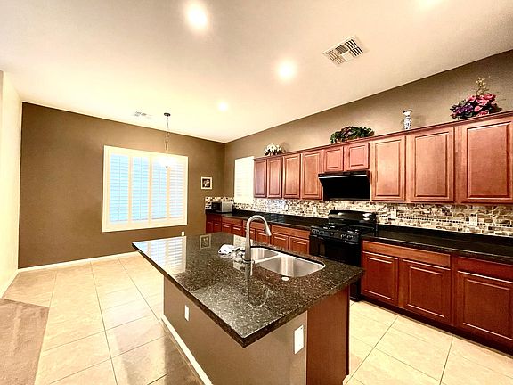 4th image of 2544 E Ebony Dr