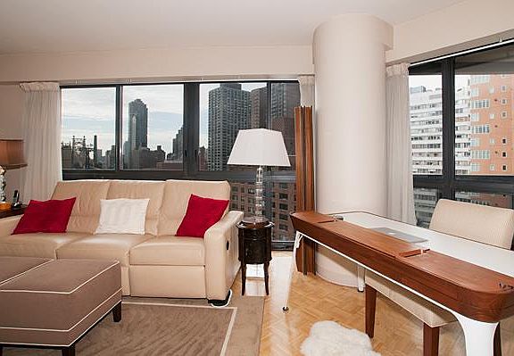 4th image of 200 E 61st St APT 12A
