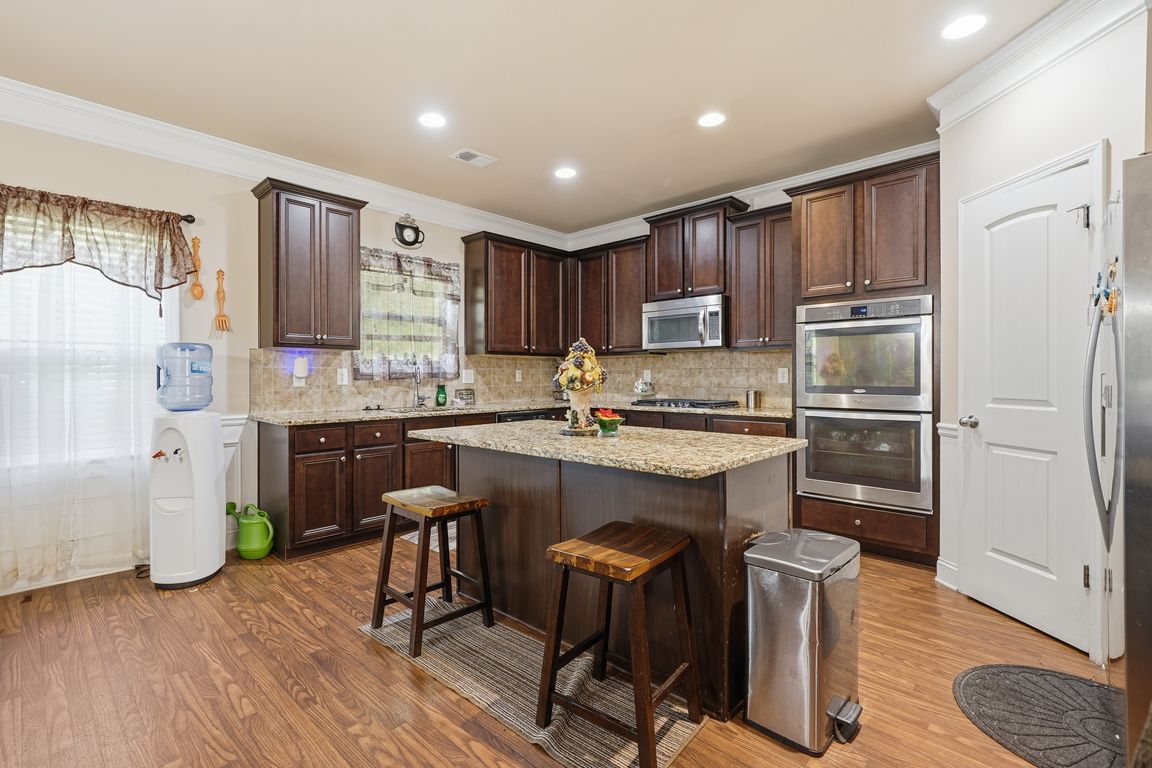 next background image