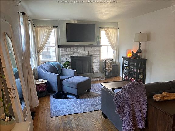 2nd image of 406 Fairview Dr