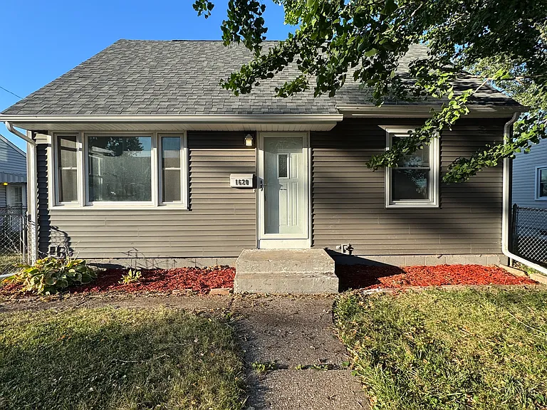1620 W Hayes St — Photo 1