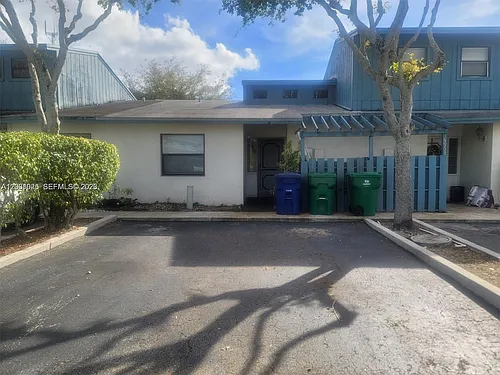 6948 SW 36th Ct #16-Z Photo 1