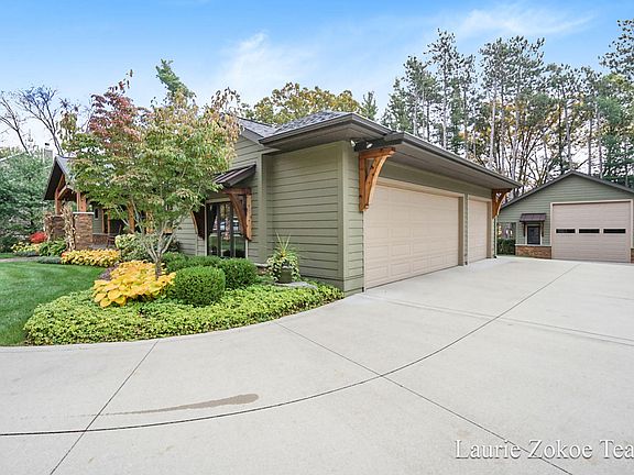 4th image of 7052 Highland Dr W