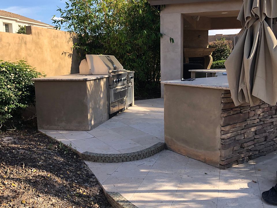 Outdoor kitchen