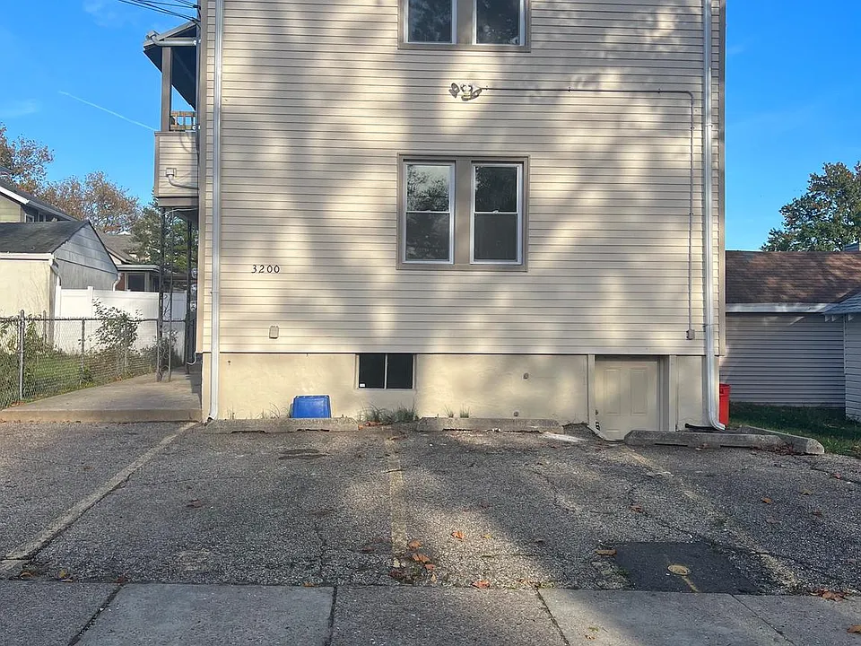 3200 Calvert Ave #A