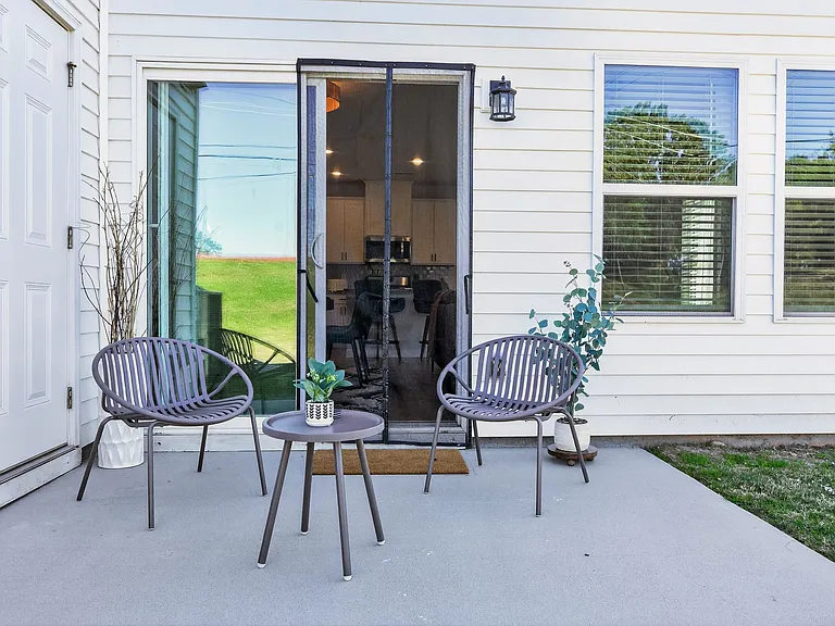 Telford Dr — Photo 7