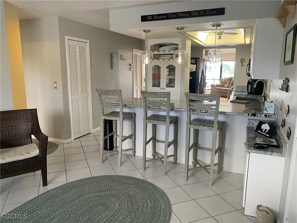 2 bed, 2.0 bath, 1347 sqft, $3,500 — Photo 2