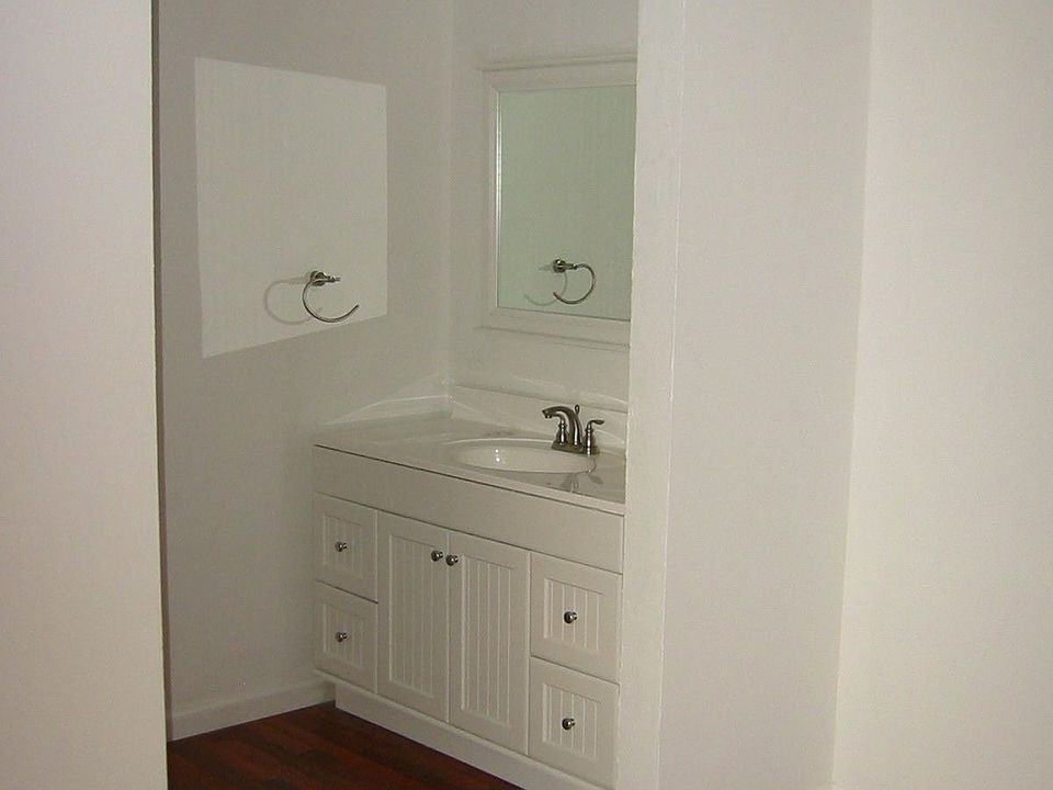 uptairs bath entrance