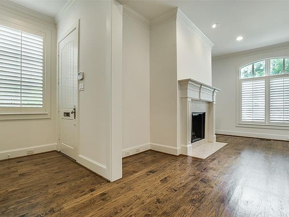 3rd image of 3664 Asbury St