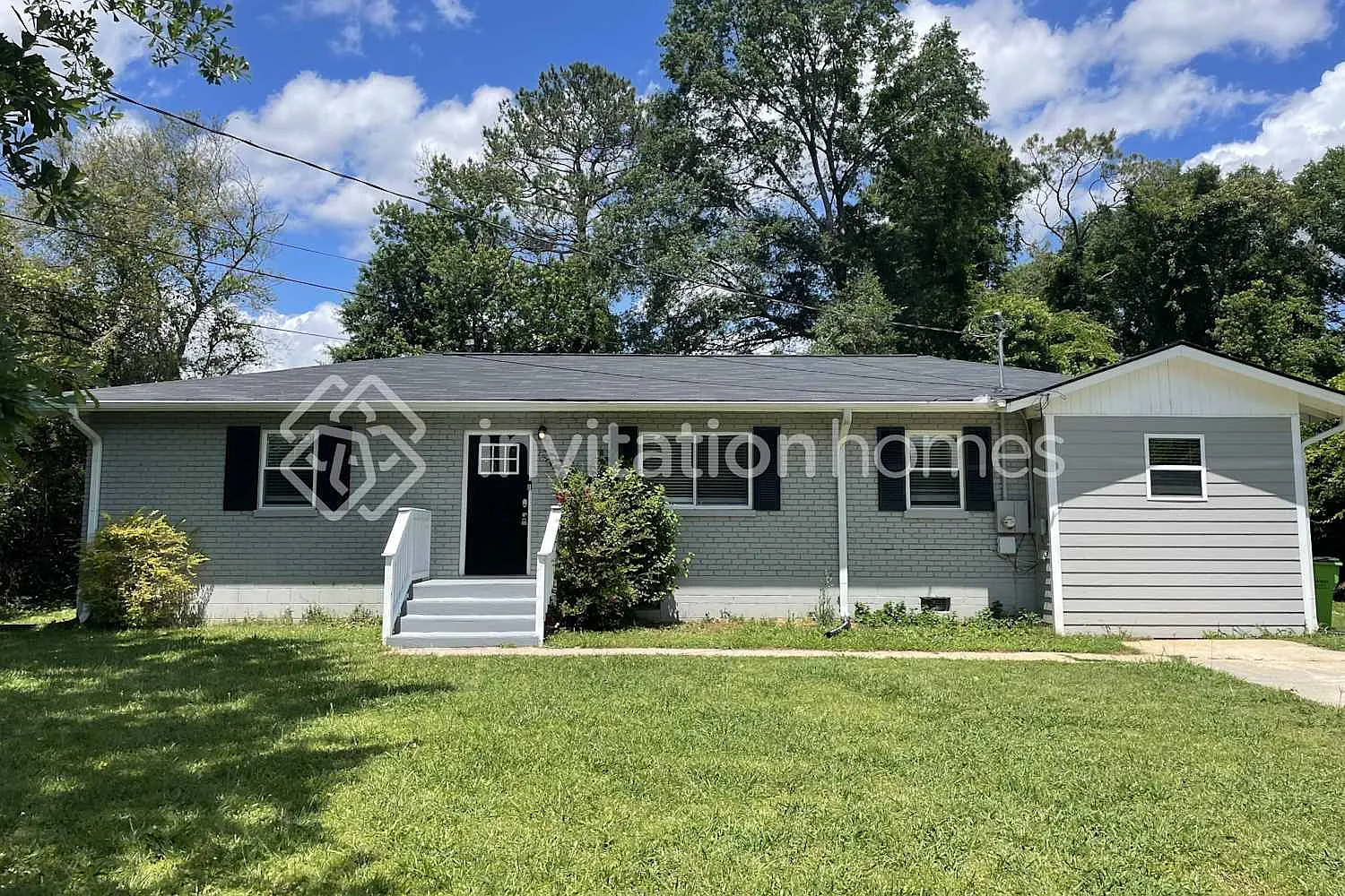 321 Hurt Rd Se Smyrna, GA 30082 — Photo 1