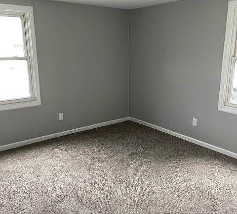 5th image of 1110 W Parkdale Dr
