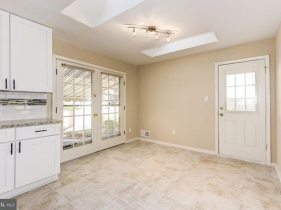 5th image of 14308 Barkwood Dr