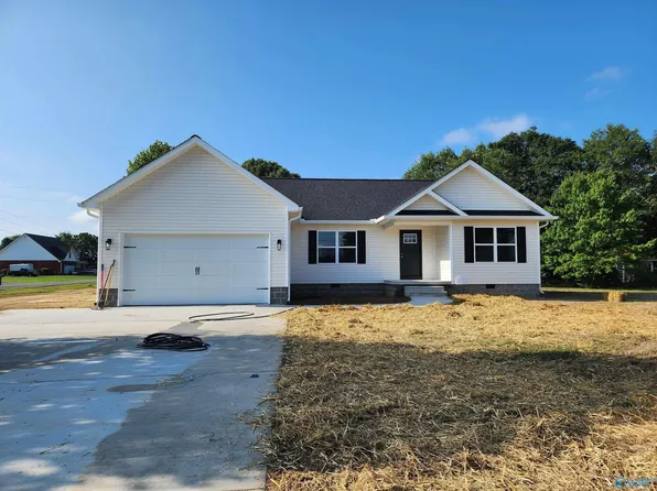 120 Christopher Dr, Rainsville, AL 35986