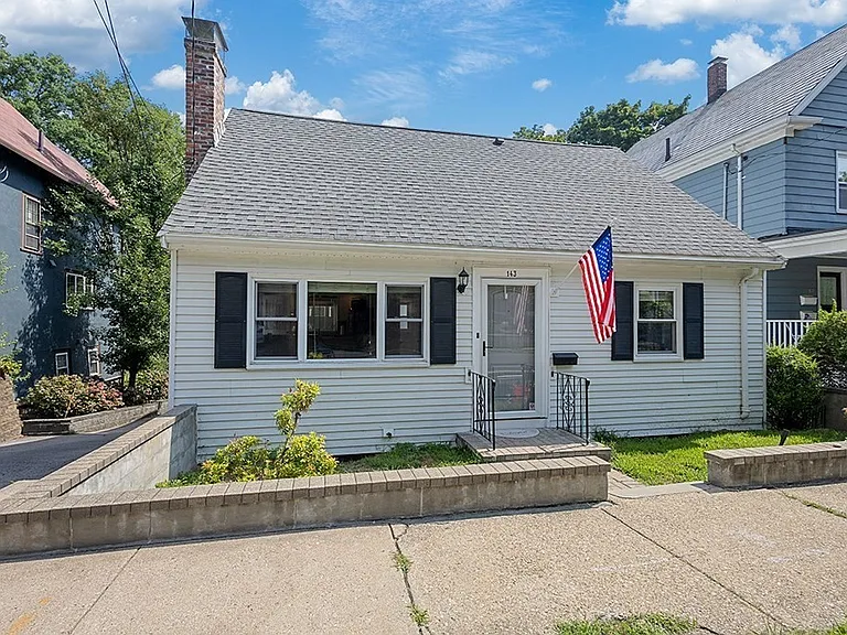 143 Perham St — Photo 2