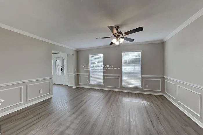3 bed, 2.5 bath, 2396 sqft, $2,250 — Photo 3