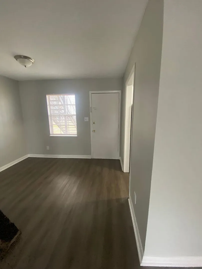 Blakely Place Apartments — Photo 4
