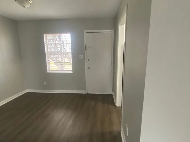 Blakely Place Apartments — Photo 10