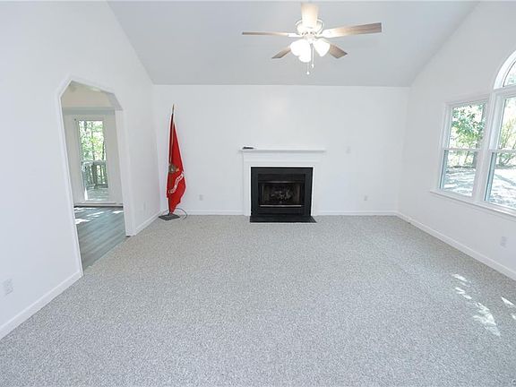 4th image of 3462 Woods Way