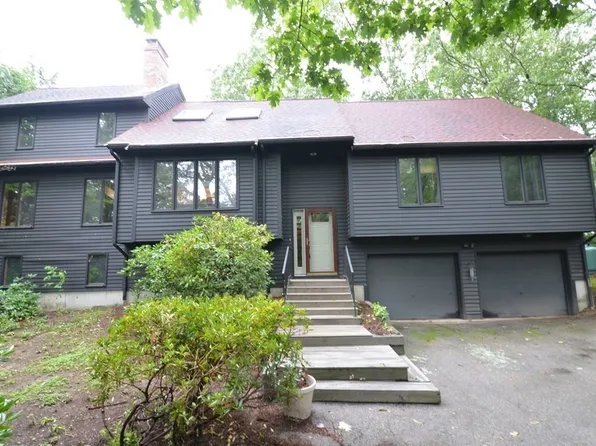 15 Indian Head Rd, Wrentham, MA 02093