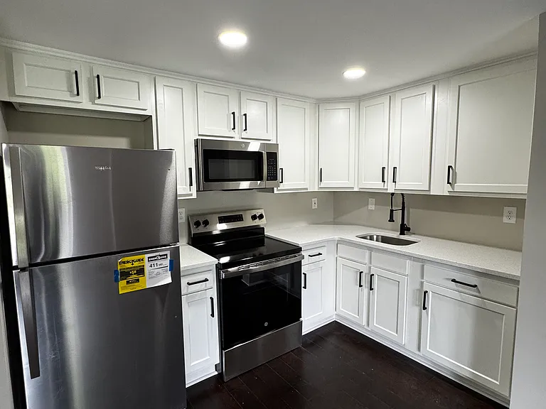 812 N Adams St #3 — Photo 3