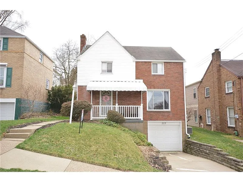 223 Marion St photo 1
