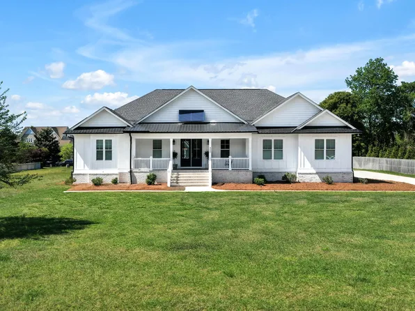 450 E Creekview Drive, Hampstead, NC 28443