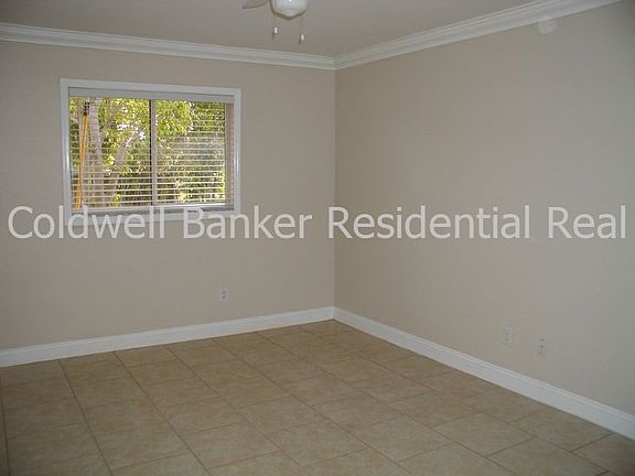 4th image of 1409 SE 10th Pl