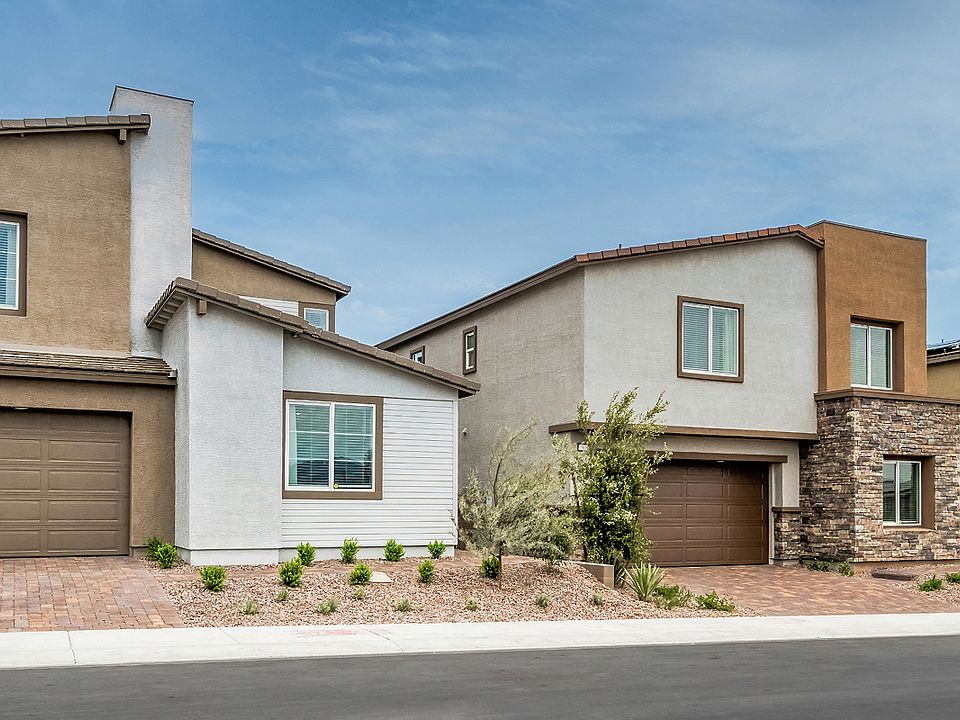 Landmark Black Mountain Ranch Streetscape 1of2