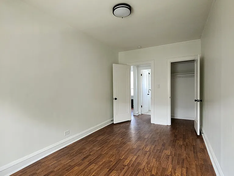 Second Bedroom
15'10" x 8'10"