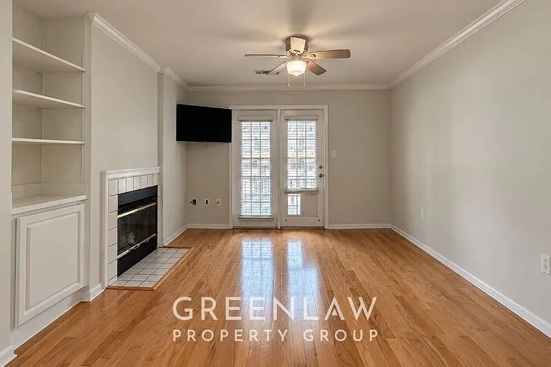 1 bed, 1.0 bath, 696 sqft, $1,375 — Photo 4