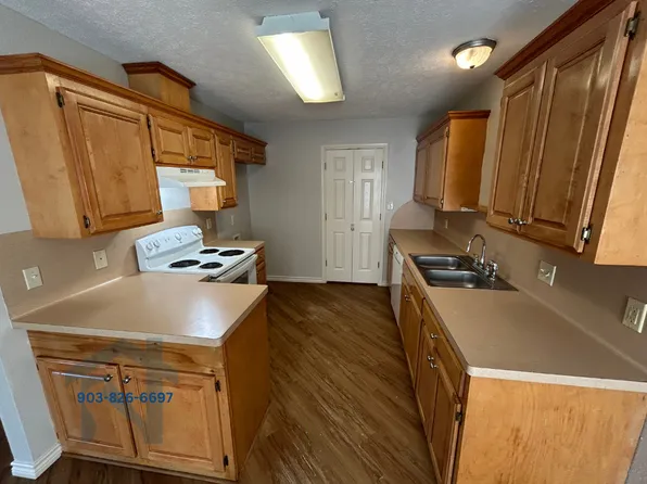 505 Hickory St, Queen City, TX