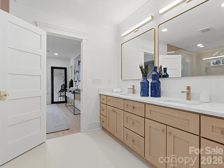 431 W Peterson Dr — Photo 16