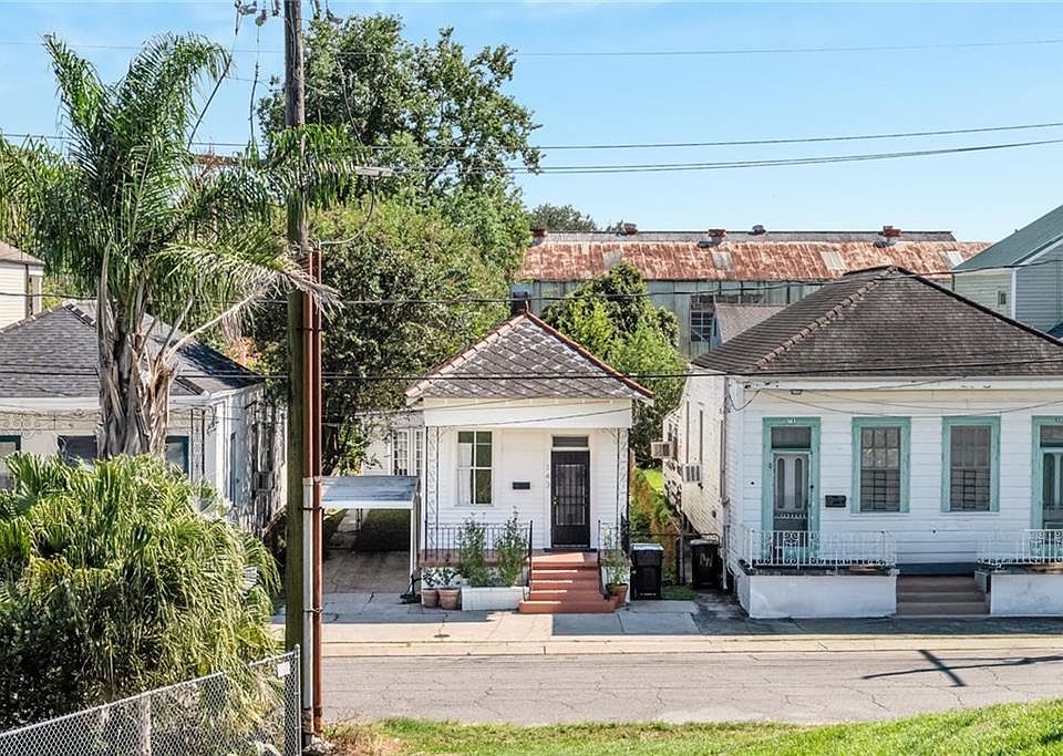 1st image of 143 Pelican Ave
