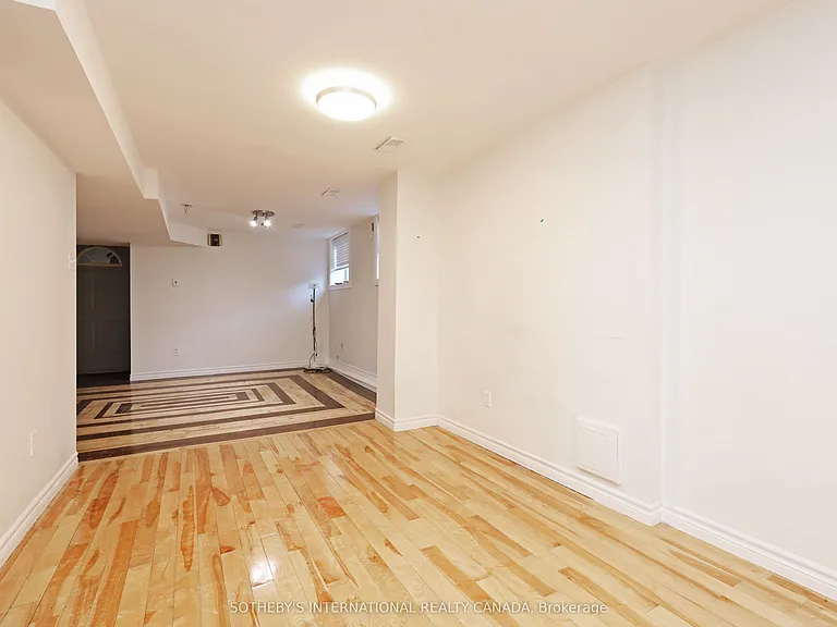212 Glebemount Ave #LOWER — Photo 17