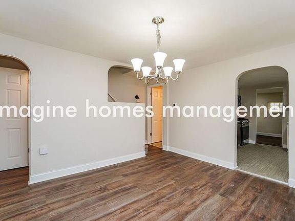 4th image of 2828 Pine St