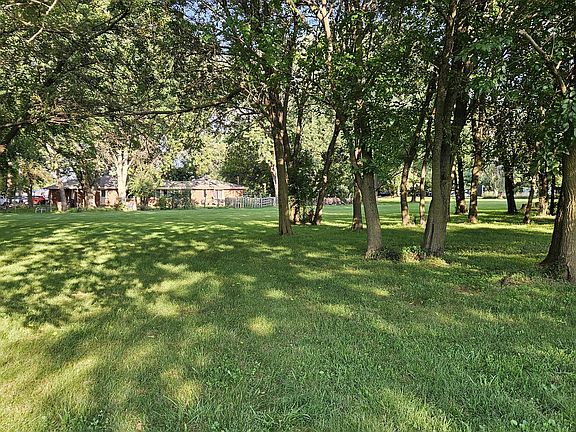 4th image of 210 Braeburn Rd #C