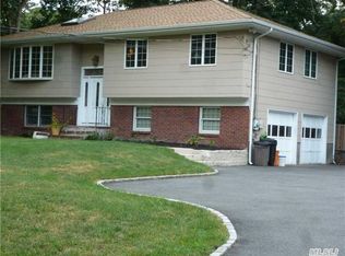 80 Bayberry Ln, Smithtown, NY 11787