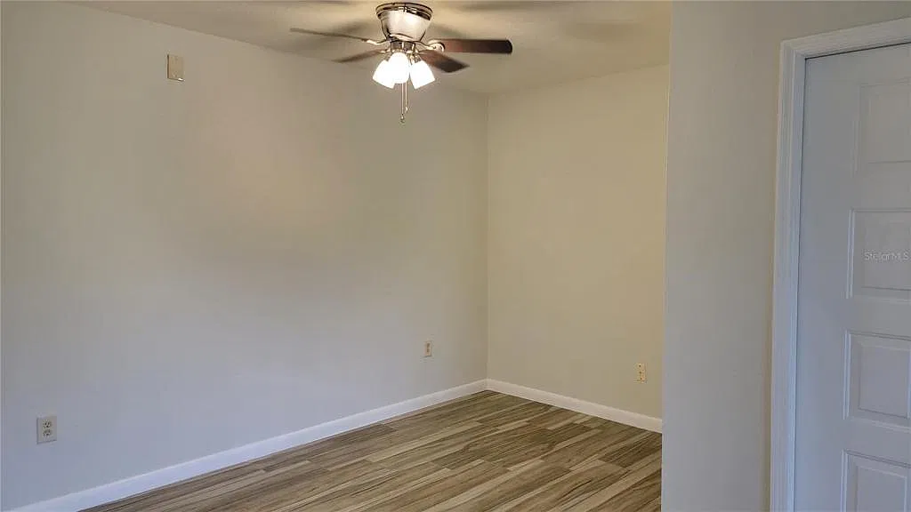 12135 Fox Chase Dr, h2 — Photo 2