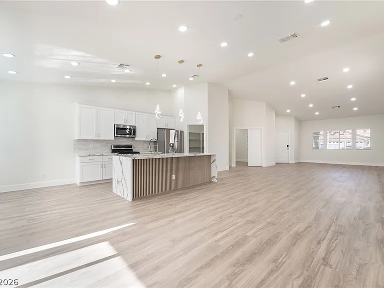 9205 Desert Village Ave — Photo 1