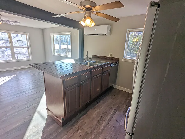 1214 Sims Ave — Photo 15