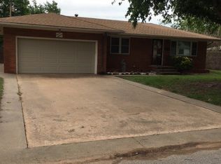 1118 N Forrest Ave, Watonga, OK 73772