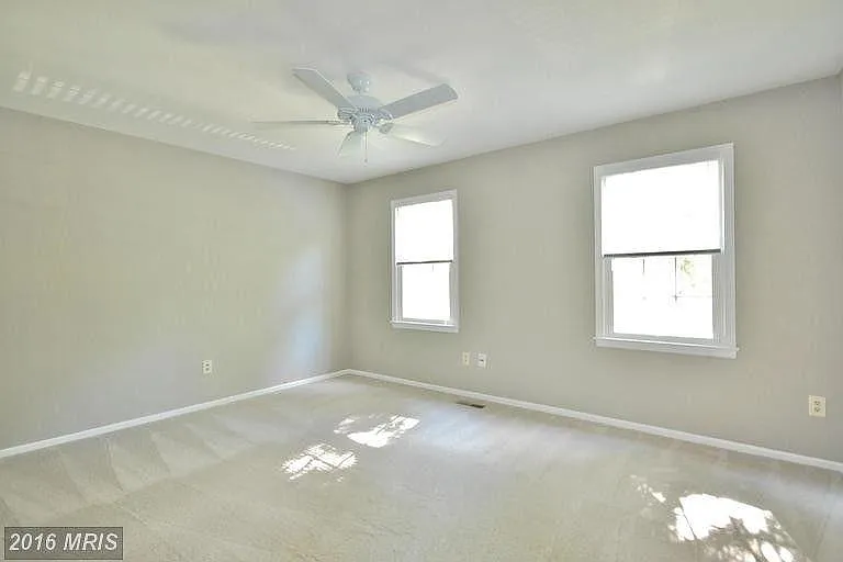 9917 Kingsbridge Dr — Photo 10