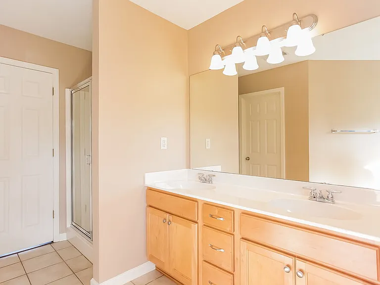 4064 Sidlehill Dr — Photo 13