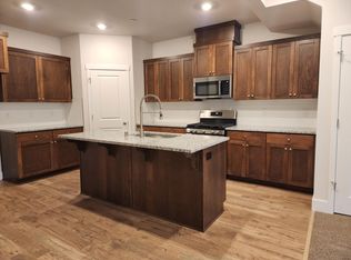 6910 NE 16th Ave, Vancouver, WA 98665