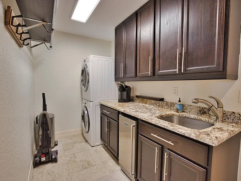 630 Khyber Ln — Photo 43