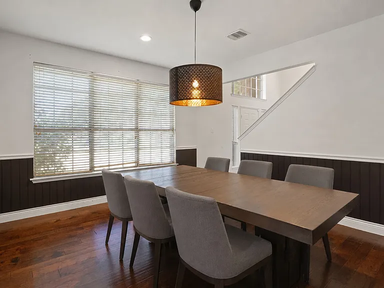 735 Yellowstone Dr — Photo 5