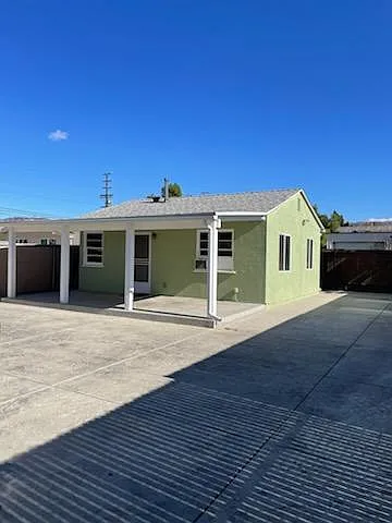11266 Sheldon St — Photo 1