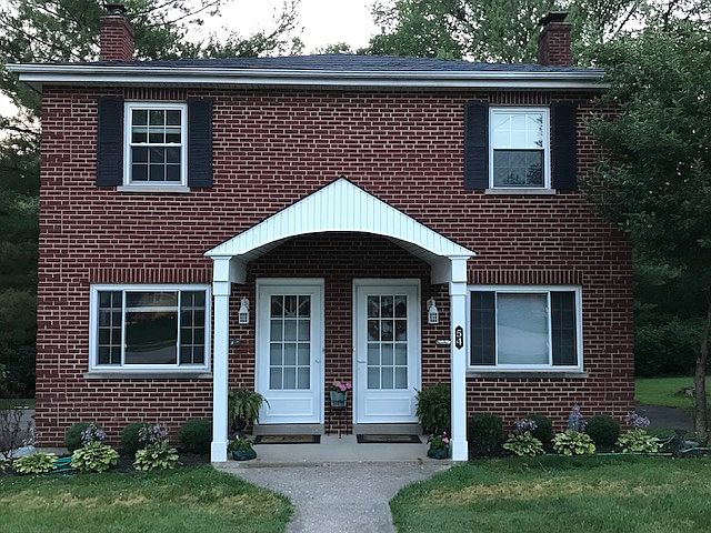 1st image of 54 Woodlawn Ave #1