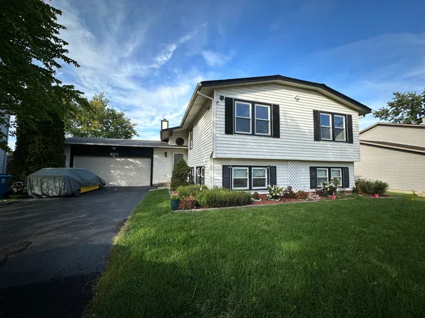 2504 Brook Ln, Aurora, IL 60504