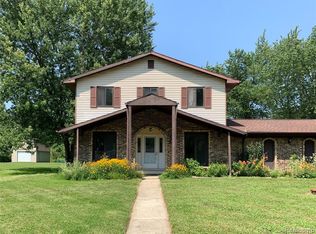 7056 Partridge Dr, Flushing, MI 48433